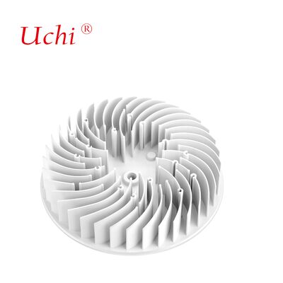 Koudgesmede koelplaat en LED-verlichtingswarmteafvoerassemblage